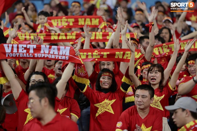 Những bóng hồng Việt Nam và Thái Lan thắp lửa đại chiến tại vòng loại U23 châu Á 2020 - Ảnh 1.