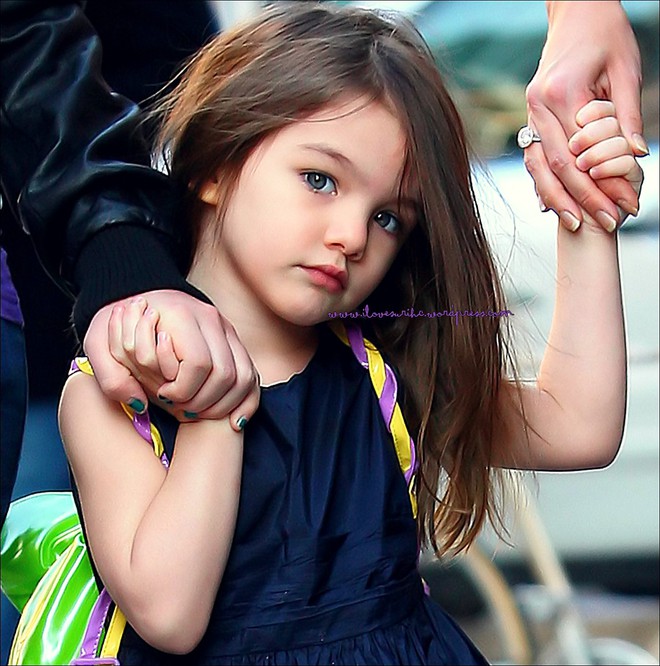 Những cô công chúa nổi tiếng nhà sao Hollywood ngày ấy nay đã lớn: Suri Cruise, Harper Beckham lột xác ngoạn mục - Ảnh 4.