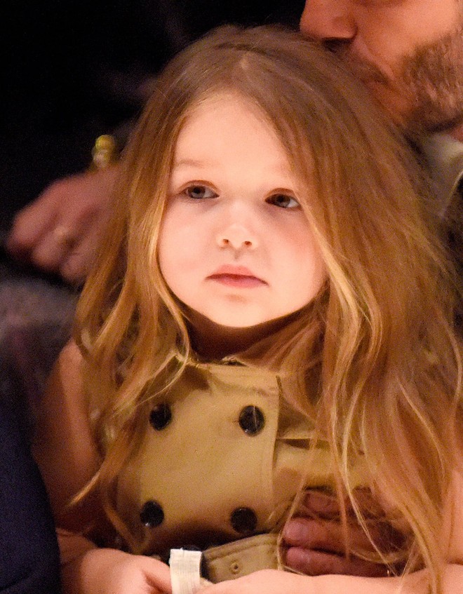 Những cô công chúa nổi tiếng nhà sao Hollywood ngày ấy nay đã lớn: Suri Cruise, Harper Beckham lột xác ngoạn mục - Ảnh 17.