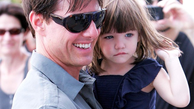 Những cô công chúa nổi tiếng nhà sao Hollywood ngày ấy nay đã lớn: Suri Cruise, Harper Beckham lột xác ngoạn mục - Ảnh 2.