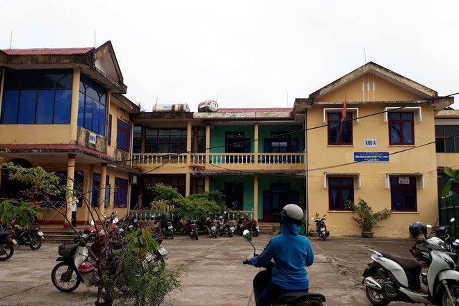 Nữ sinh lớp 10 ở Quảng Trị nghi bị hiếp dâm tập thể: 9 nam sinh liên quan chủ động xin nghỉ học - Ảnh 2.