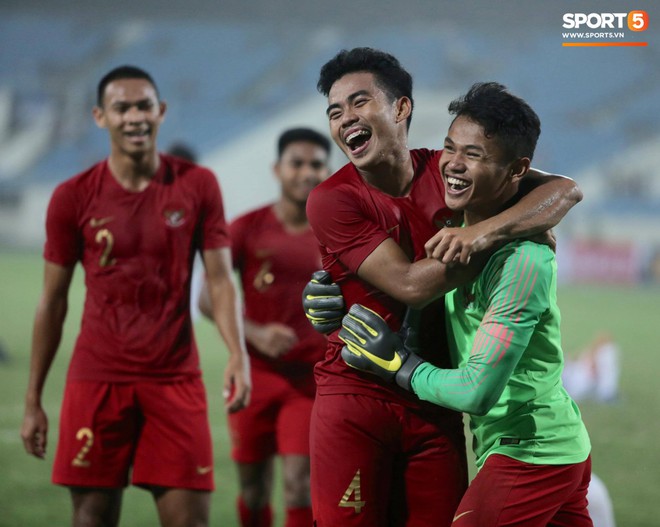 Hy hữu: Tiền đạo U23 Indonesia làm thủ môn, trở thành người hùng bất đắc dĩ - Ảnh 7.
