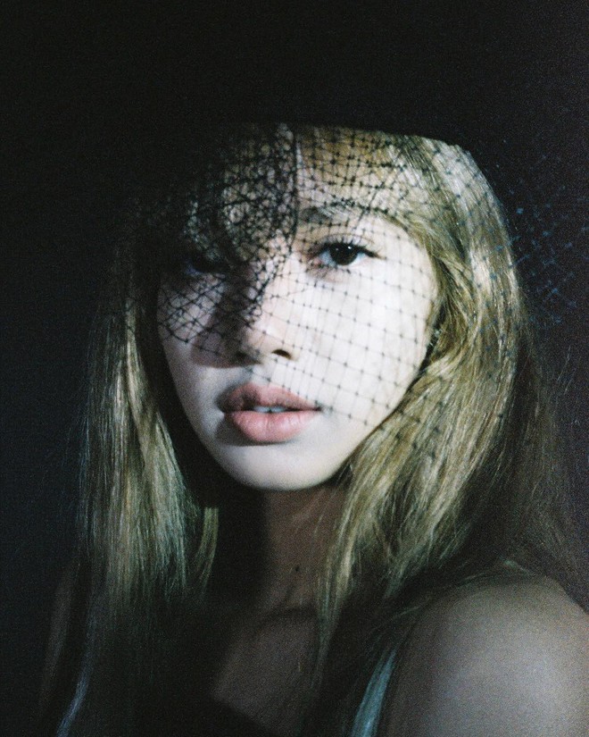 L&yacute; do khiến Lisa (Black Pink) trở th&agrave;nh em g&aacute;i quốc tế: Đẹp như b&uacute;p b&ecirc; sống, si&ecirc;u t&agrave;i năng nhưng gia thế mới g&acirc;y sốc - Ảnh 8.