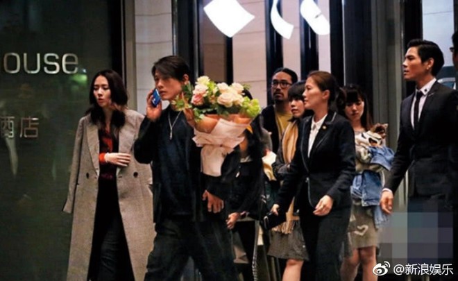 Bạn gái tin đồn của Seungri được con trai trùm showbiz Hong Kong cầu hôn, nhẫn kim cương khủng lộ diện - Ảnh 4.