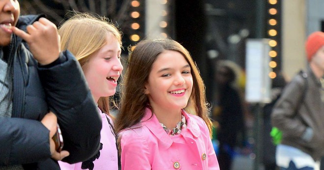 Những cô công chúa nổi tiếng nhà sao Hollywood ngày ấy nay đã lớn: Suri Cruise, Harper Beckham lột xác ngoạn mục - Ảnh 11.