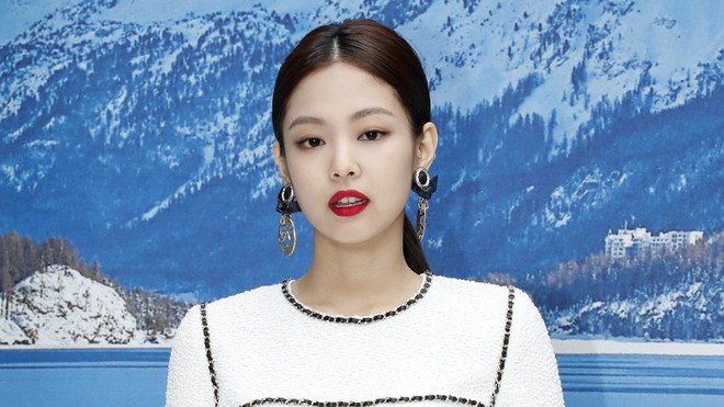 Fan nửa vui nửa buồn khi nghe tin Jennie (Black Pink) sẽ có màn biểu diễn cùng Pharrell Williams - Ảnh 1.