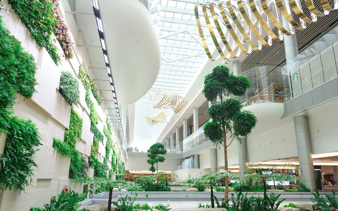 H&aacute; hốc mồm với kh&ocirc;ng gian si&ecirc;u ho&agrave;ng tr&aacute;ng b&ecirc;n trong s&acirc;n bay được b&igrave;nh chọn tốt nhất thế giới suốt 7 năm liền - Ảnh 7.