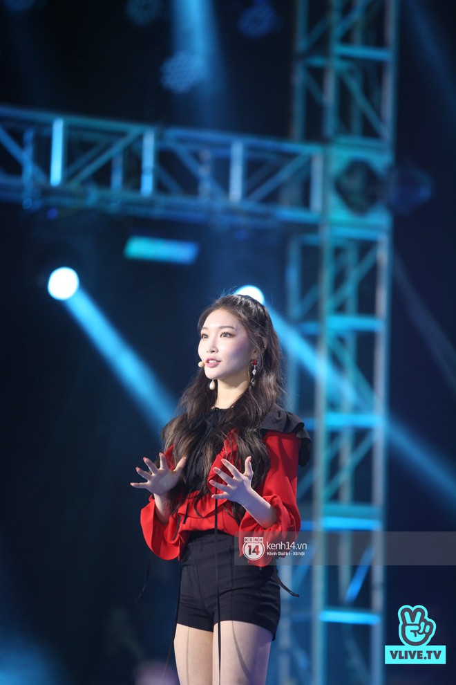 Super Junior khiến khán giả vỡ oà, Chungha gợi cảm hết cỡ bên dàn sao Vpop tại show Hàn - Việt - Ảnh 10.