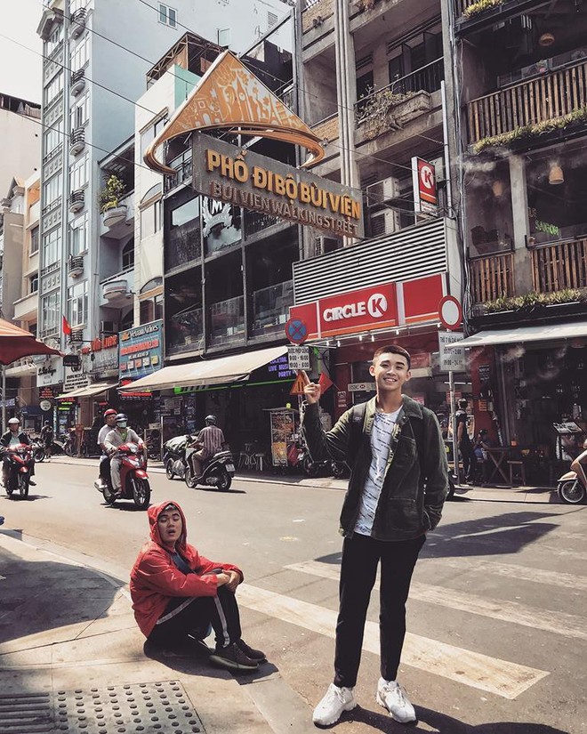 Trong nh&oacute;m bạn khi đi du lịch, lu&ocirc;n c&oacute; một đứa l&uacute;c n&agrave;o cũng tr&ocirc;ng uể oải, ch&aacute;n chường đ&uacute;ng kiểu đ&acirc;y l&agrave; đ&acirc;u v&agrave; t&ocirc;i l&agrave; ai?  - Ảnh 13.