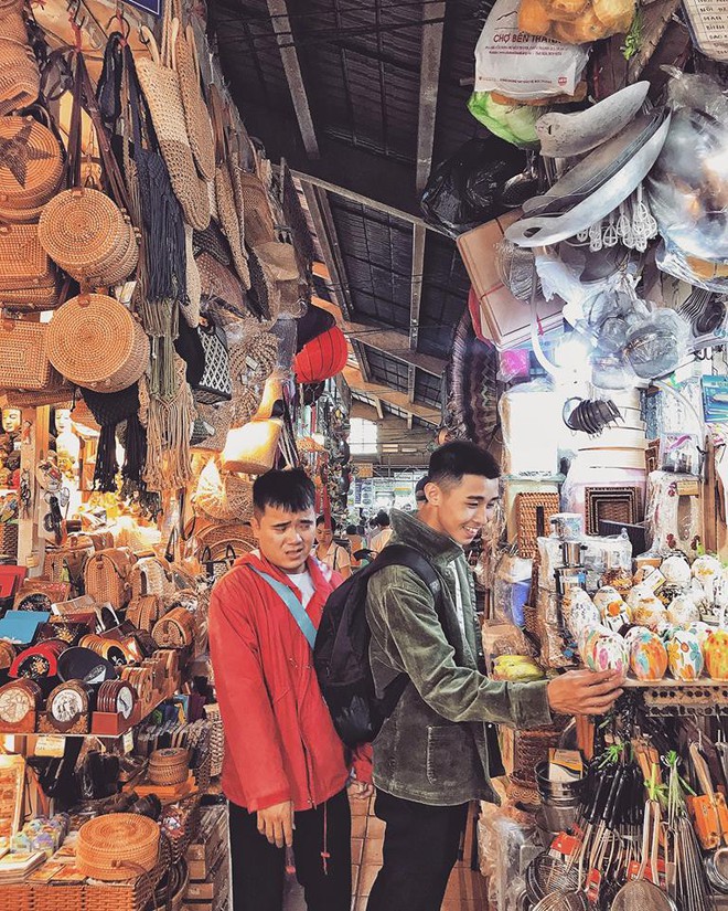 Trong nh&oacute;m bạn khi đi du lịch, lu&ocirc;n c&oacute; một đứa l&uacute;c n&agrave;o cũng tr&ocirc;ng uể oải, ch&aacute;n chường đ&uacute;ng kiểu đ&acirc;y l&agrave; đ&acirc;u v&agrave; t&ocirc;i l&agrave; ai?  - Ảnh 3.