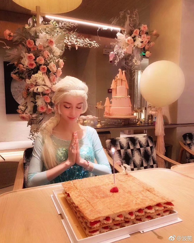 Sinh nhật hoành tráng của Angela Baby: Nữ chính cosplay Elsa, dàn bạn quẩy hết mình, nhưng ông xã không có mặt? - Ảnh 3.