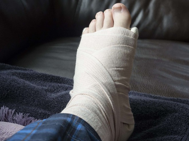Cẩn thận với 6 dấu hiệu khác thường ở bàn chân đang ngầm cảnh báo bệnh - Ảnh 8.