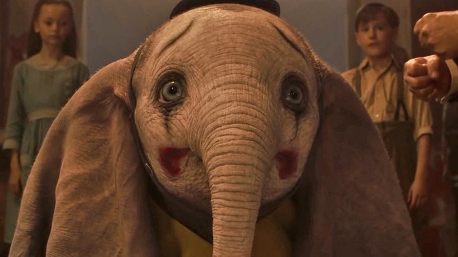 “Dumbo” bản remake: Tưởng nguy hiểm nhưng dài dòng, nhàm chán - Ảnh 2.