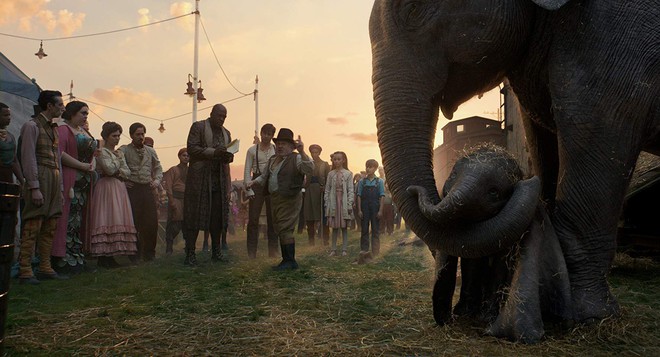 “Dumbo” bản remake: Tưởng nguy hiểm nhưng dài dòng, nhàm chán - Ảnh 5.