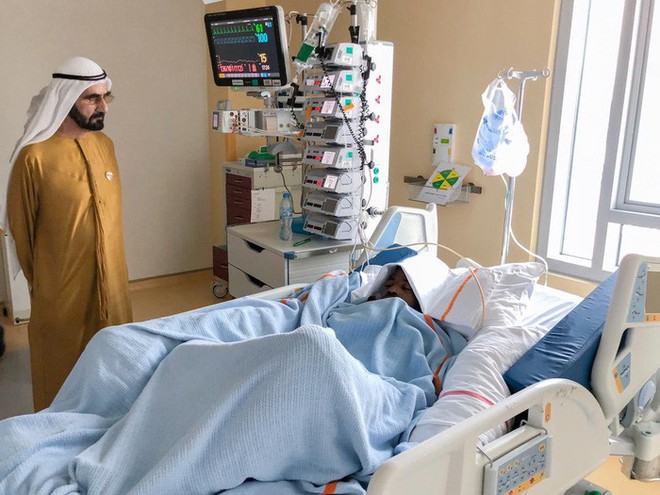 Sao trẻ UAE su&yacute;t mất mạng v&igrave; bị đối thủ đẩy ng&atilde; đập đầu v&agrave;o cột đ&egrave;n chiếu s&aacute;ng - Ảnh 3.