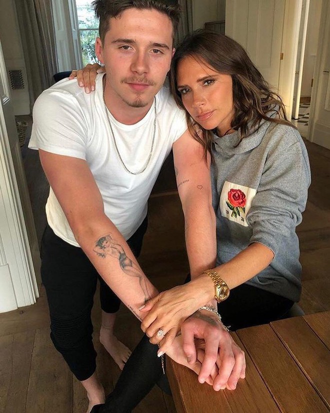 Vợ chồng Beckham mừng sinh nhật Brooklyn bằng loạt ảnh si&ecirc;u cute thuở b&eacute;: Nh&oacute;c tỳ giờ đ&atilde; th&agrave;nh ch&agrave;ng trai to lớn! - Ảnh 3.
