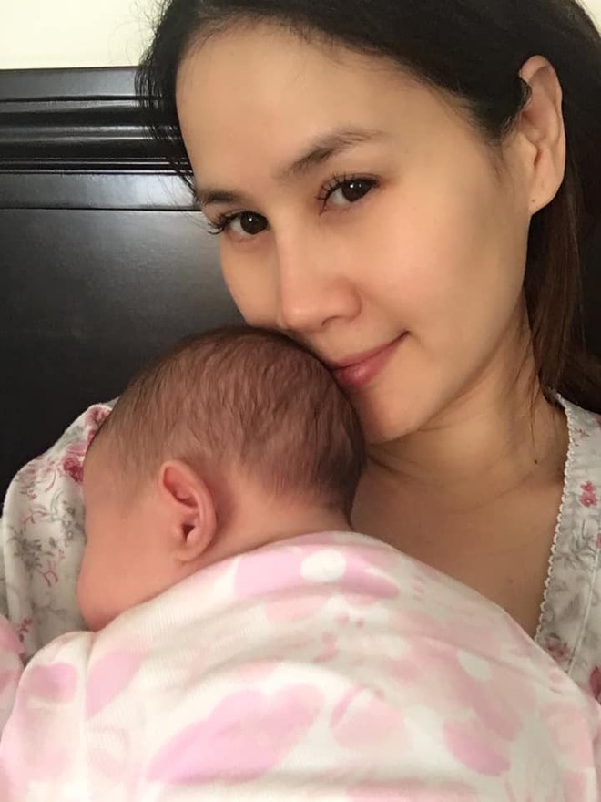 Th&acirc;n Th&uacute;y H&agrave; tổ chức tiệc đầy th&aacute;ng ngập tr&agrave;n sắc hồng cho con g&aacute;i tại Mỹ, lần đầu h&eacute; lộ t&ecirc;n c&ocirc;ng ch&uacute;a nhỏ - Ảnh 1.