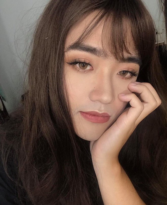 Ch&agrave;ng trai được biến ho&aacute; xinh như hot girl nhờ tr&igrave;nh độ make up thần th&aacute;nh của ch&iacute;nh bạn g&aacute;i m&igrave;nh - Ảnh 4.