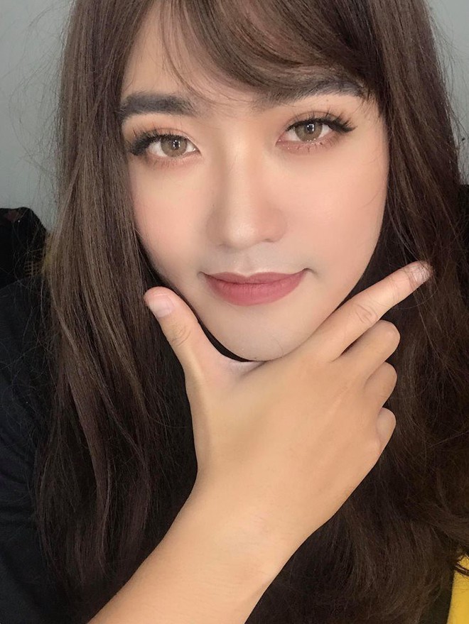 Chàng trai được biến hoá xinh như hot girl nhờ trình độ make up thần thánh của chính bạn gái mình - Ảnh 5.