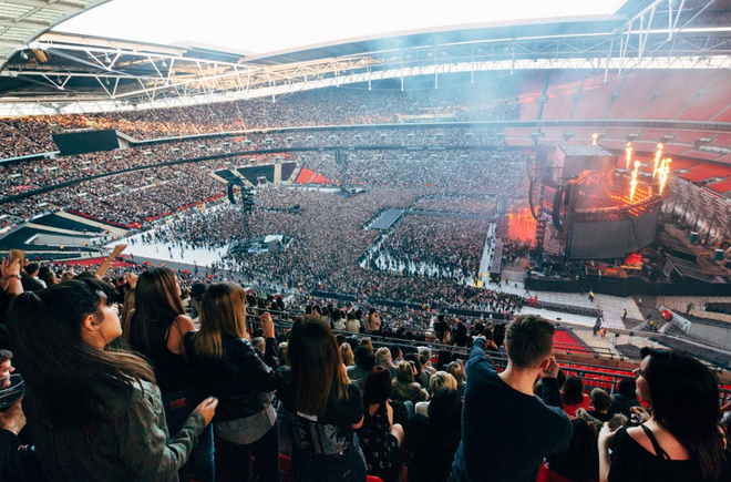 Trước BTS, các ngôi sao hàng đầu thế giới đã từng chinh phục “thánh địa” Wembley như thế nào? - Ảnh 3.