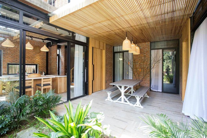 Kiến tr&uacute;c sư kể chuyện x&acirc;y 2 căn biệt thự liền kề ở Đ&agrave; Nẵng cho đ&ocirc;i bạn th&acirc;n từ trẻ sống cạnh nhau đến cuối đời - Ảnh 9.