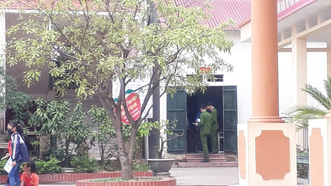 Nghi án giáo viên tiểu học dâm ô nhiều học sinh: Giám định ban đầu các học sinh đều không bị tổn hại, thầy giáo viết đơn xin ra khỏi ngành - Ảnh 2.