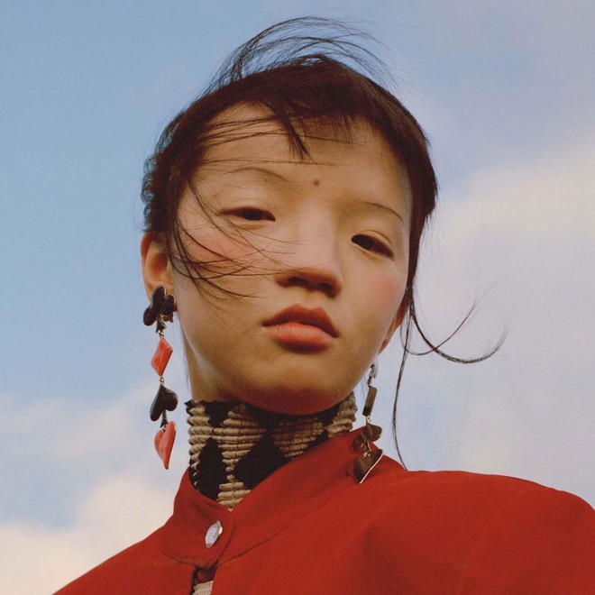 Dân mạng Trung Quốc chỉ trích Vogue phân biệt chủng tộc vì đăng ảnh mẫu nữ có nhan sắc lạ - Ảnh 1.