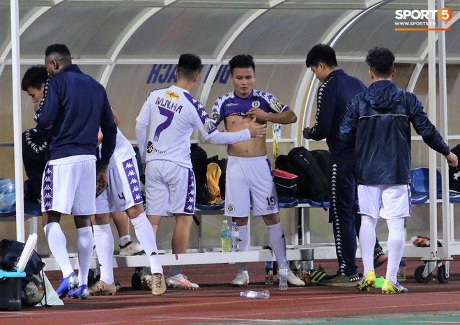 Trước giờ lên U23 Việt Nam, dàn sao Hà Nội FC và Viettel FC đã quyết chiến máu lửa dưới sự chứng kiến của thầy Park - Ảnh 13.