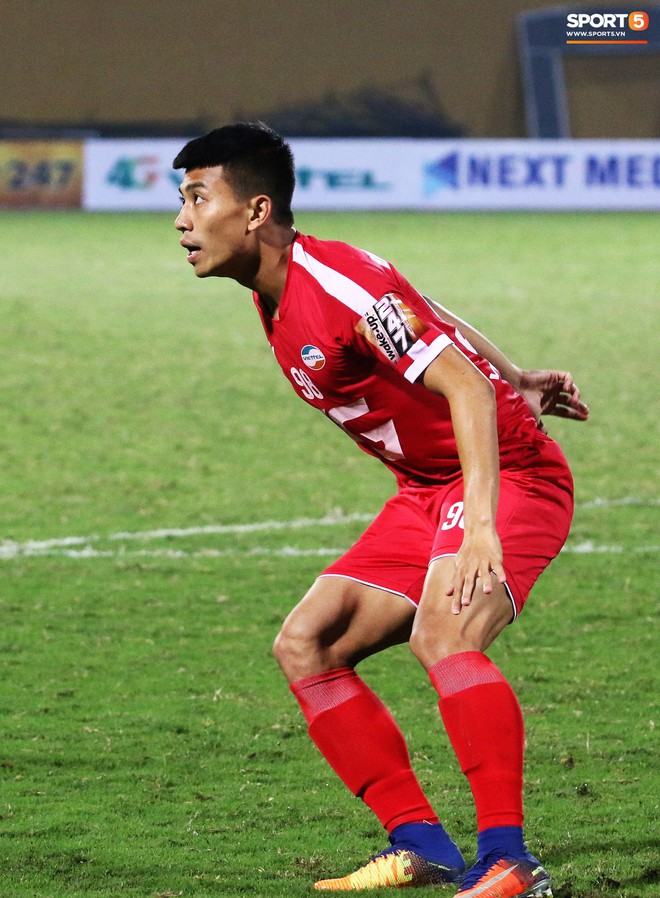 Trước giờ lên U23 Việt Nam, dàn sao Hà Nội FC và Viettel FC đã quyết chiến máu lửa dưới sự chứng kiến của thầy Park - Ảnh 10.