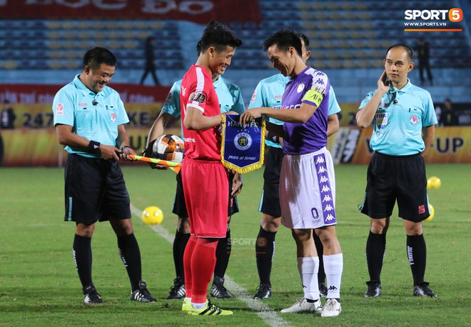 Trước giờ lên U23 Việt Nam, dàn sao Hà Nội FC và Viettel FC đã quyết chiến máu lửa dưới sự chứng kiến của thầy Park - Ảnh 1.