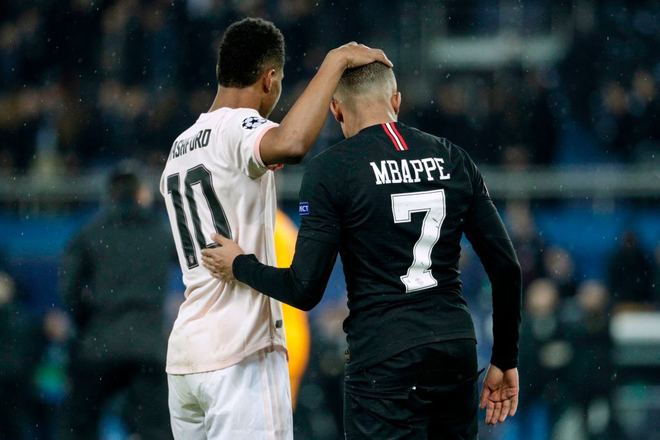 Cái xoa đầu của người hùng Rashford dành cho Mbappe và câu hỏi: Tiền nhiều để làm gì, hỡi PSG? - Ảnh 8.