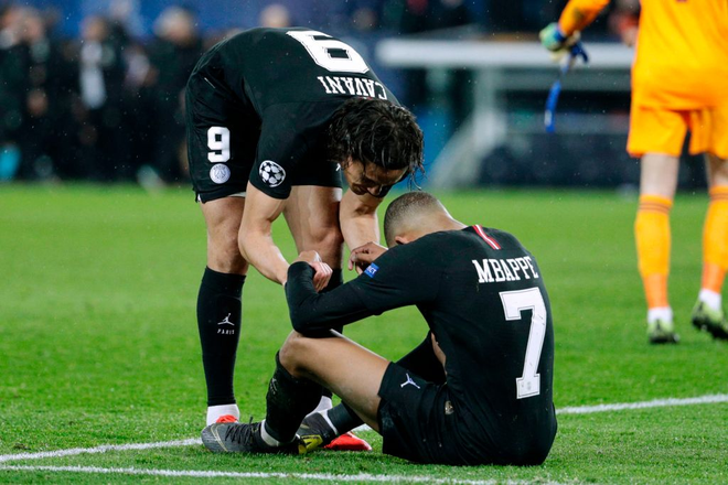 Neymar b&agrave;ng ho&agrave;ng, d&agrave;n sao PSG suy sụp sau thất bại kh&ocirc;ng tưởng trước M.U - Ảnh 6.