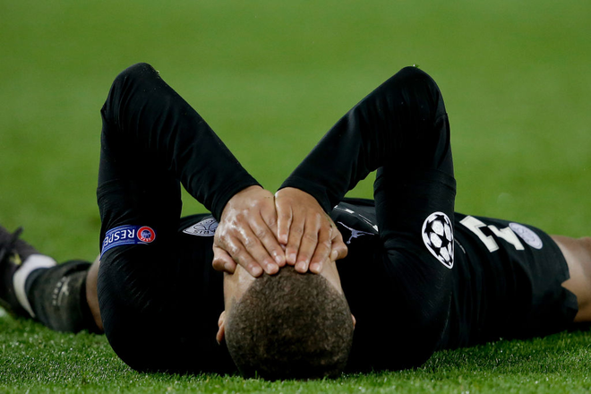 Neymar b&agrave;ng ho&agrave;ng, d&agrave;n sao PSG suy sụp sau thất bại kh&ocirc;ng tưởng trước M.U - Ảnh 5.