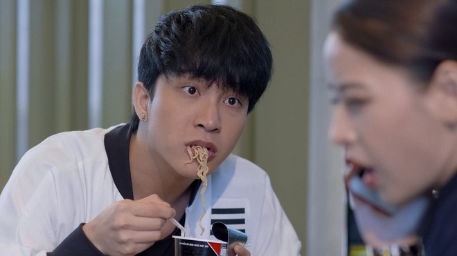 Chỉ v&igrave; một cuộc điện thoại , Chi Pu bị B Trần hiểu nhầm giới t&iacute;nh trong Mối T&igrave;nh Đầu Của T&ocirc;i - Ảnh 8.