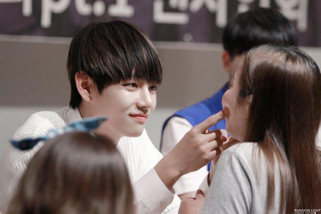 Nếu l&agrave; một fan Kpop thực thụ, c&oacute; lẽ ai cũng từng nếm trải 7 khoảnh khắc đau l&ograve;ng n&agrave;y - Ảnh 4.