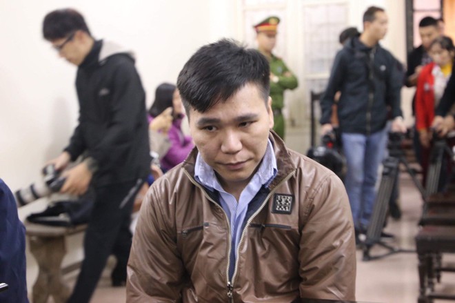 Nỗi đau và giọt nước mắt của 2 người mẹ trong phiên xét xử ca sĩ Châu Việt Cường nhét tỏi vào miệng khiến cô gái trẻ tử vong - Ảnh 6.