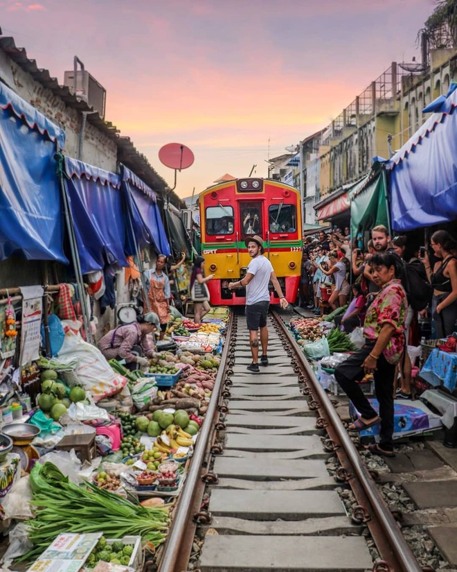 Đã dò ra đường đến khu chợ đường ray độc nhất vô nhị nằm ở ngoại ô Bangkok - Ảnh 3.