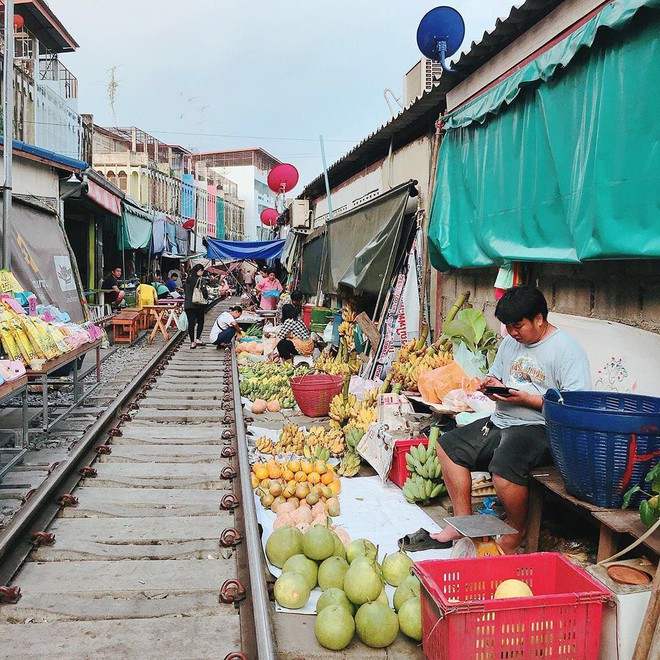 Đã dò ra đường đến khu chợ đường ray độc nhất vô nhị nằm ở ngoại ô Bangkok - Ảnh 15.