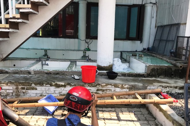 3 công nhân bị điện giật khi sửa hồ cá ở Đà Nẵng, 1 người tử vong - Ảnh 3.
