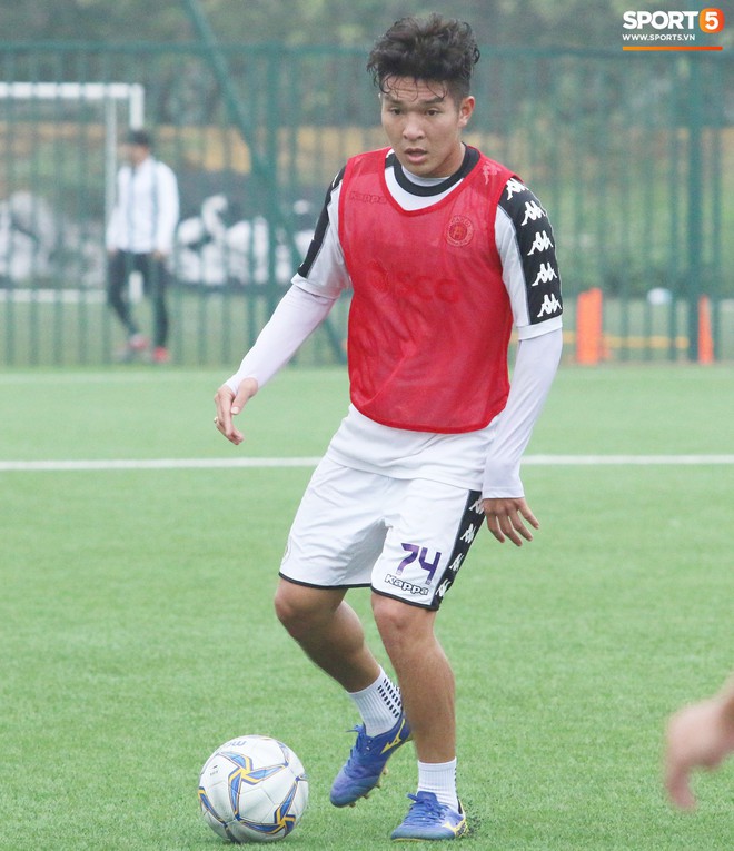 Đàn anh tại U23 Việt Nam chia sẻ kinh nghiệm làm việc với HLV Park Hang-seo - Ảnh 2.