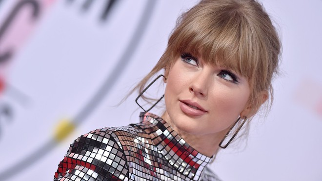 Taylor Swift viết tâm thư 3000 chữ cho tạp chí Elle, giải thích vì sao lại khóa hết comment trên Instagram - Ảnh 1.