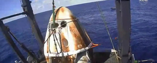 Tàu Long Đội do SpaceX ft. NASA đã hạ cánh: thê thảm nhưng an toàn, mở ra bước ngoặt lớn - Ảnh 2.