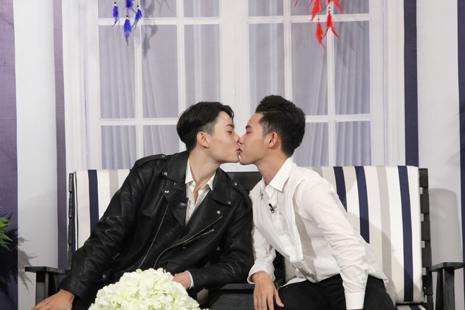Come Out: Lâm Khánh Chi lần đầu “ép” 2 chàng trai hôn nhau - Ảnh 7.