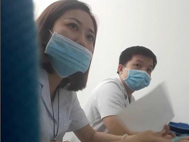 Phòng khám Trung Quốc: Cho phiên dịch khám bệnh, moi tiền - Ảnh 2.