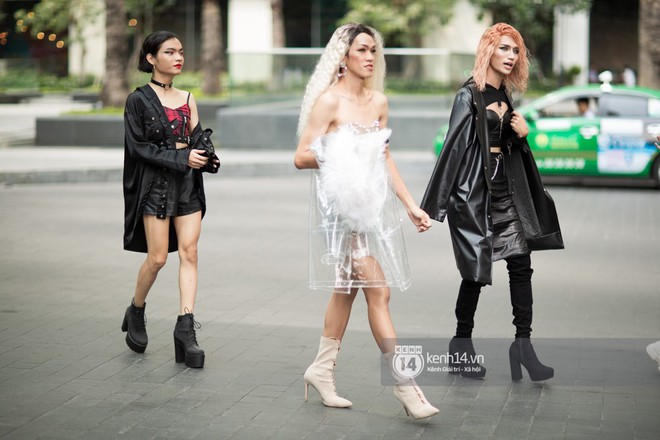 Street style ngày 1 của Tuần lễ thời trang: Ai không biết lại tưởng giới trẻ Việt chơi Halloween sớm tận nửa năm - Ảnh 7.