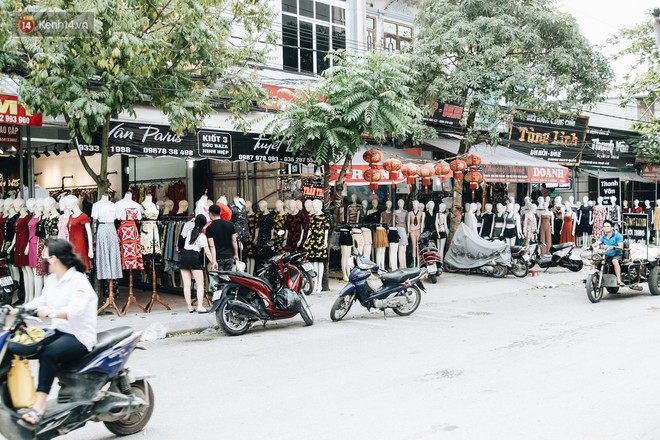 Ở Hà Nội, có góc phố hàng nghìn chân dài đứng ngay ngắn, nghiêm túc nhưng đôi khi khiến người ta hết hồn - Ảnh 4.