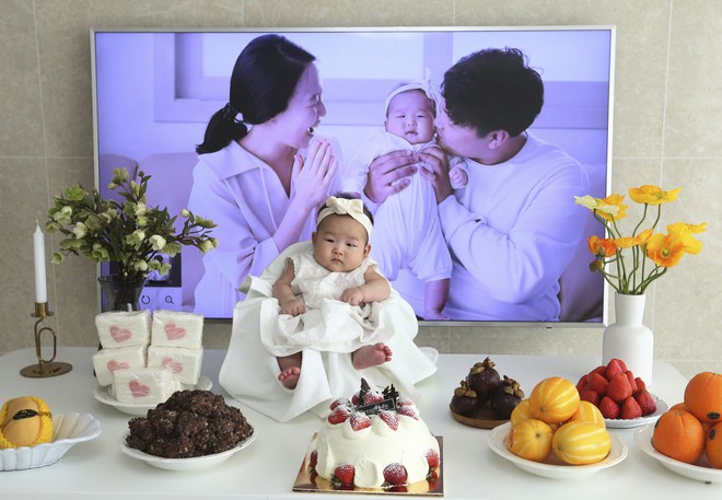 Cách tính tuổi kỳ lạ ở Hàn Quốc: Có những em bé mới sinh bỗng nhiên đã trở thành trẻ 2 tuổi - Ảnh 1.