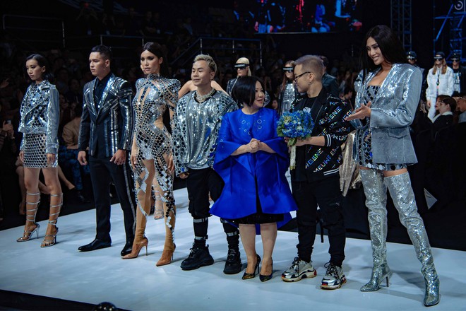 Bùng nổ cảm xúc trong đêm khai mạc Tuần lễ thời trang Aquafina Vietnam International Fashion Week Xuân Hè 2019 - Ảnh 4.