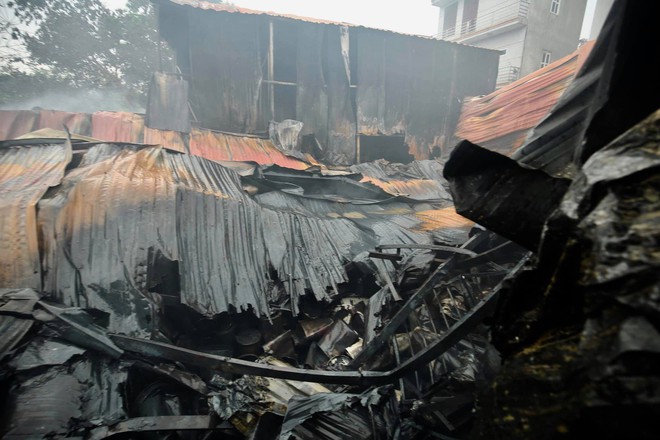 Đã tìm thấy 8 thi thể trong vụ cháy kinh hoàng ở Trung Văn, Hà Nội - Ảnh 10.