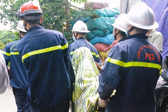 Nh&oacute;i l&ograve;ng cảnh tượng mẹ v&agrave; 2 con nhỏ chết ch&aacute;y trong tư thế &ocirc;m nhau sau vụ hỏa hoạn kinh ho&agrave;ng ở H&agrave; Nội - Ảnh 1.